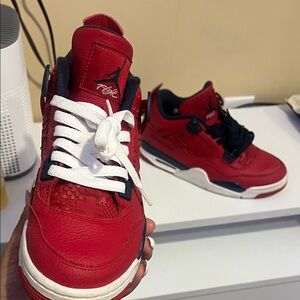 🔴 Air Jordan 4 Retro “FIBA” – Size 6Y